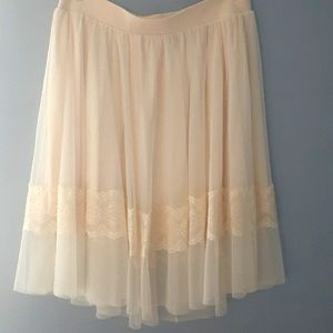 Torrid plus size 2 elastic band tulle skirt